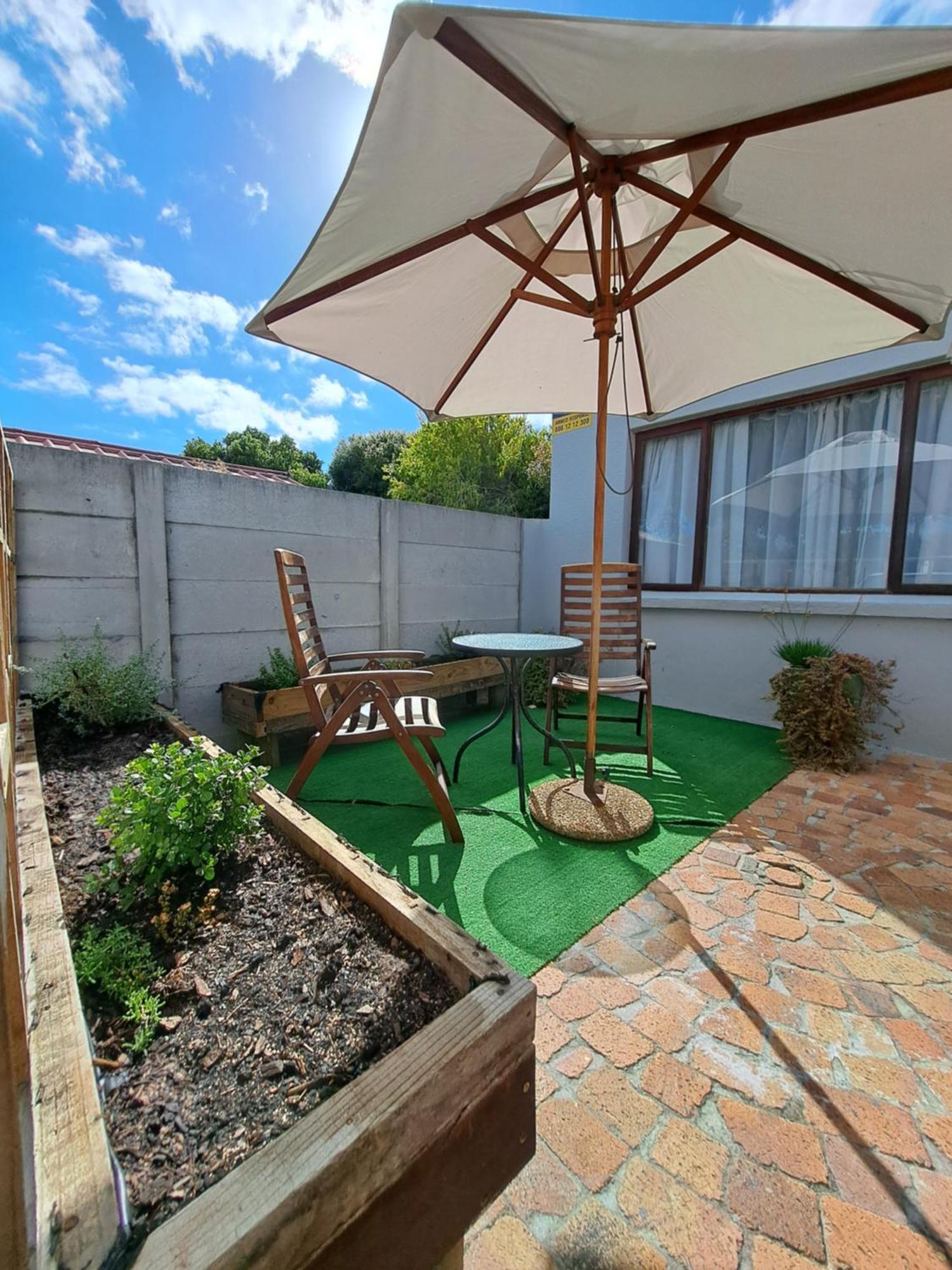 Mons Pes In Lakeside Holiday home *